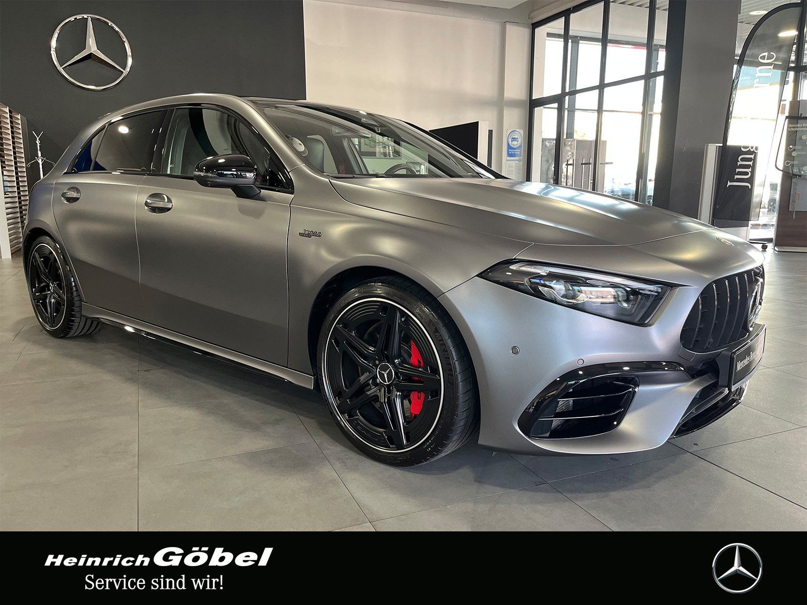 Fahrzeugabbildung Mercedes-Benz A 45 S 4M PANO+HUD+BURMESTER+NIGHT+360°+VMAX-270