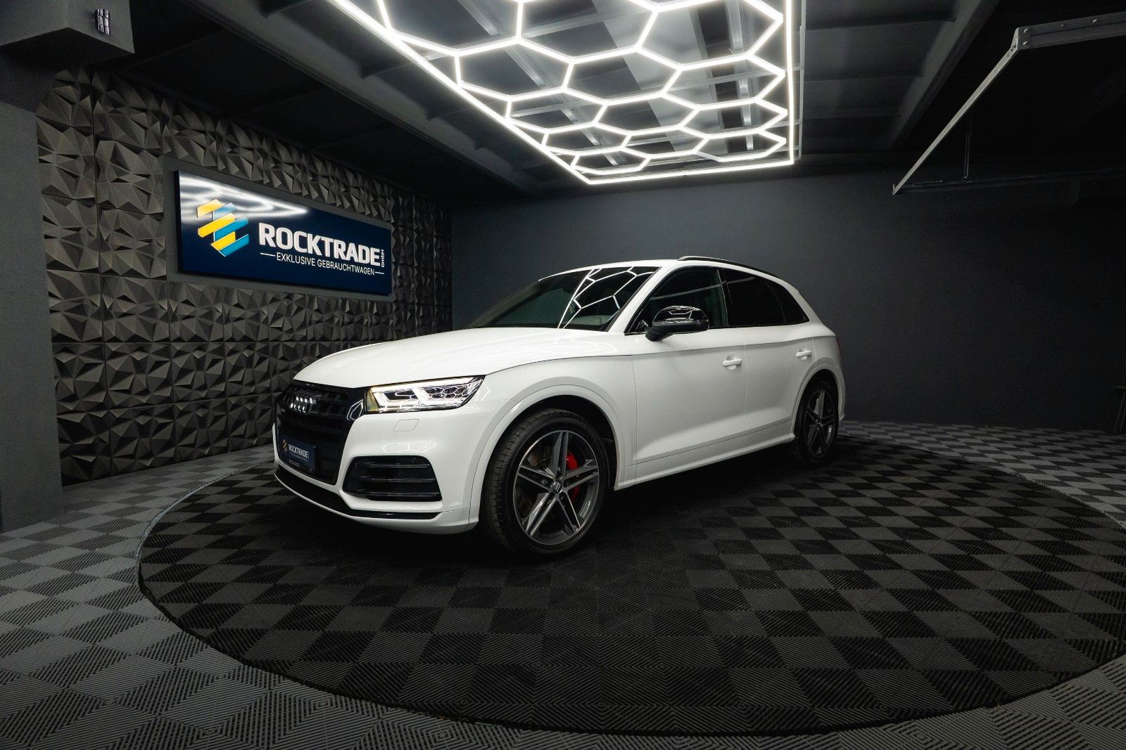Fahrzeugabbildung Audi SQ5 3.0 TDI quattro Optik-Paket Schwarz *LED*19%