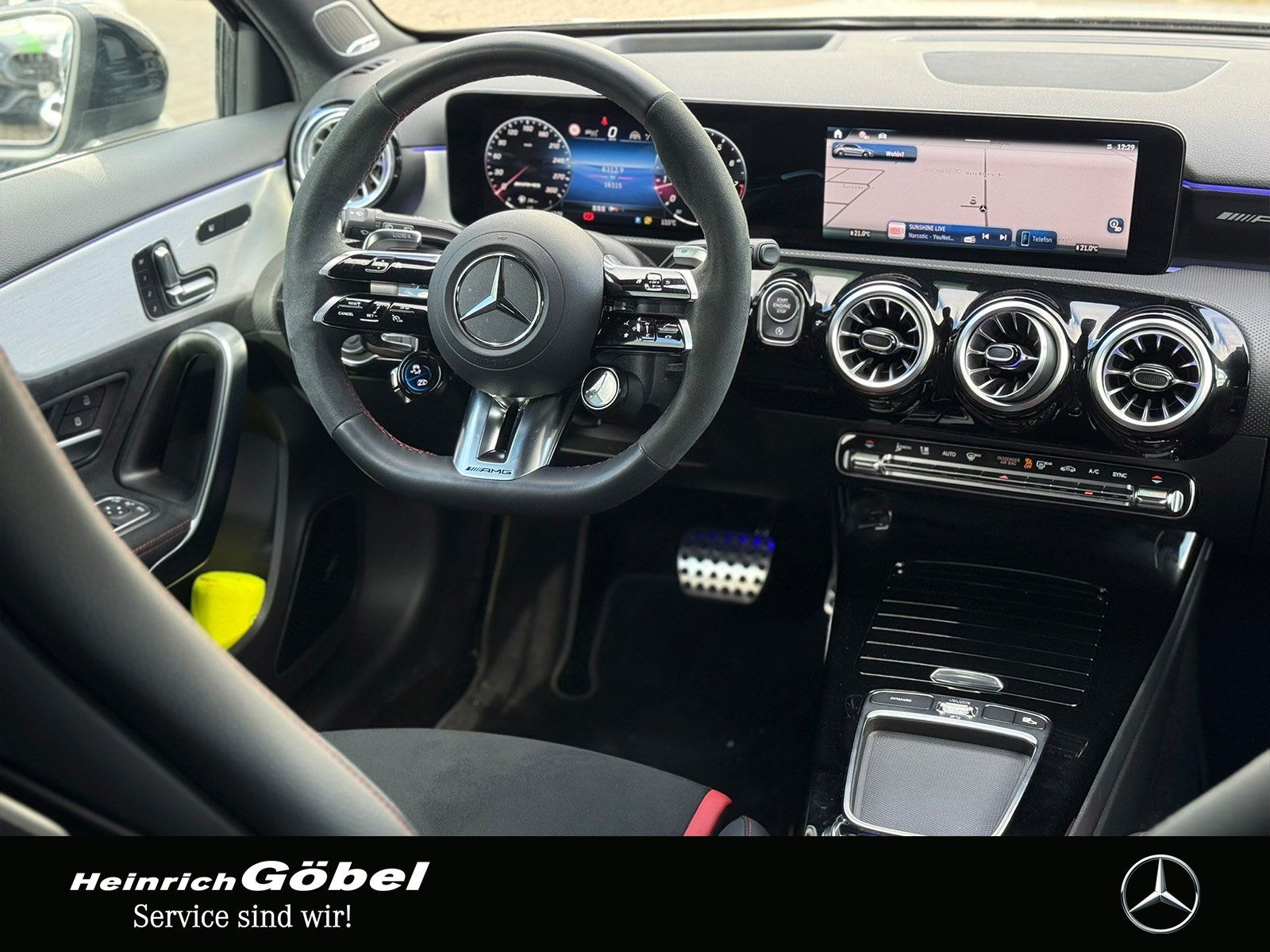 Fahrzeugabbildung Mercedes-Benz AMG A 45 S 4M+FAP*BURMESTER*HUD*PANO*360°KAMERA