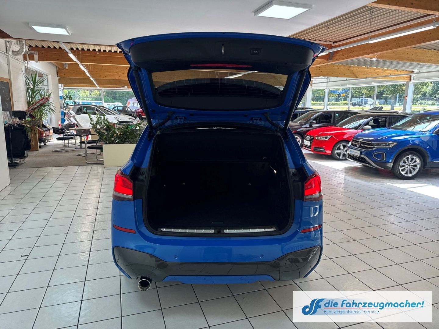 Fahrzeugabbildung BMW X1 xDrive 25 e M Sport M Sport Sportpaket HUD AH
