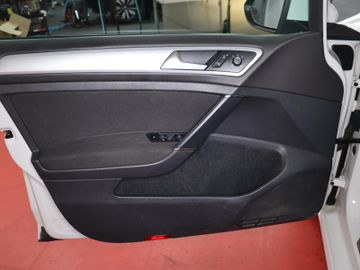 Volkswagen Golf - 12