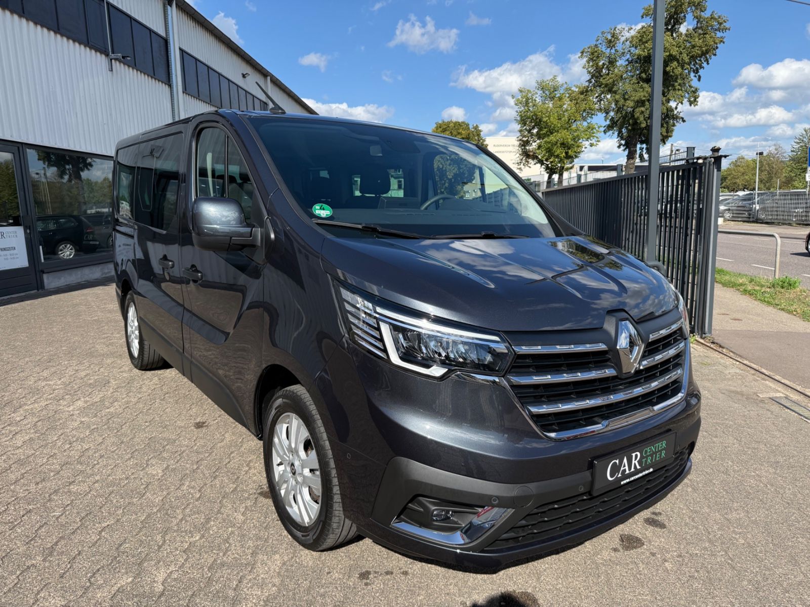 RENAULT Trafic Bild 1