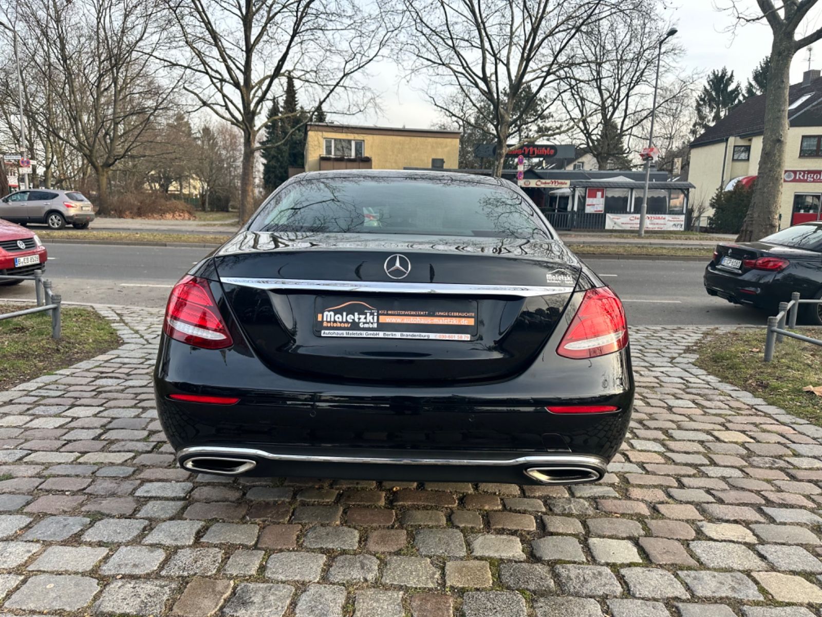 Fahrzeugabbildung Mercedes-Benz E 200 CGI Avantgarde*Schiebedach*AmbientLight*