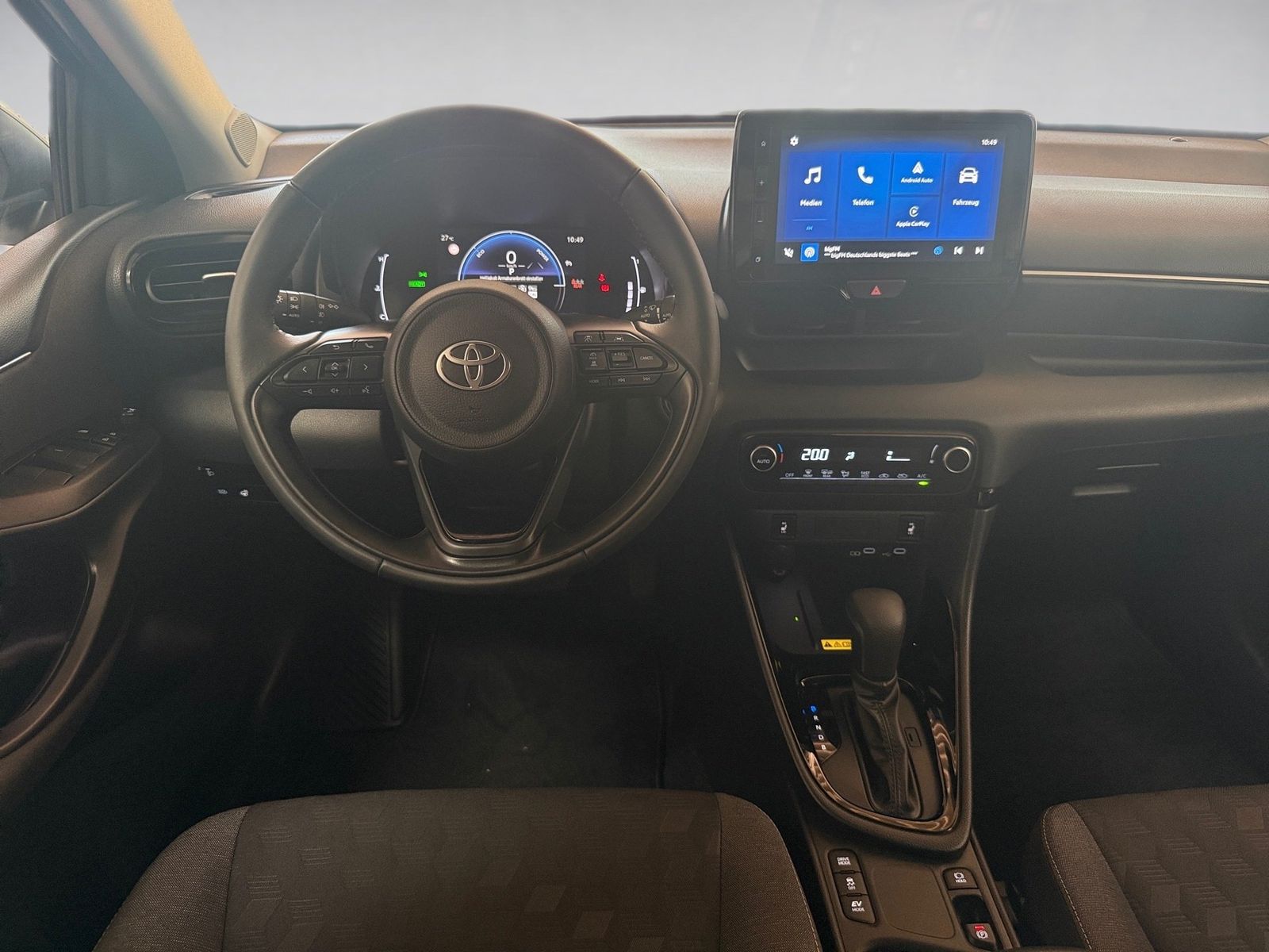 Fahrzeugabbildung Toyota Yaris 1.5 Teamplayer m. Comfort-Paket LED,SHZ,Ka