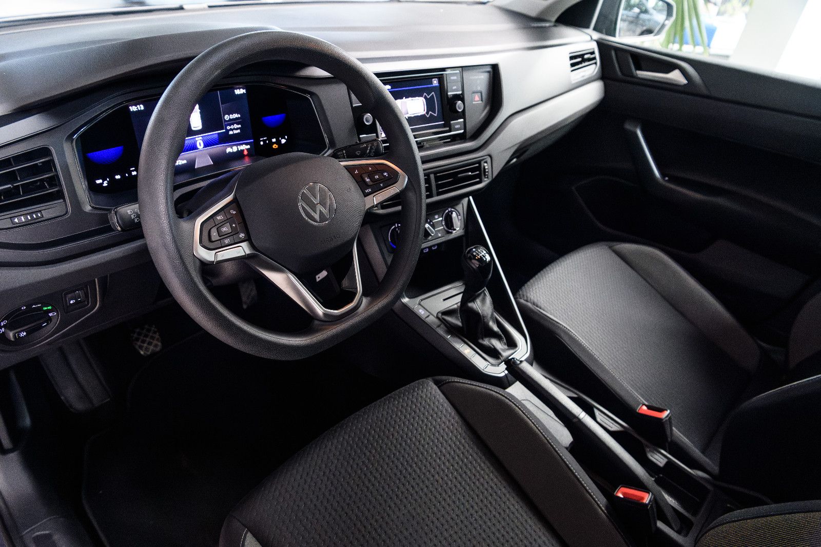Fahrzeugabbildung Volkswagen Polo 1.0l 59kw+Klima+LED+GJ-Reifen+SHZ