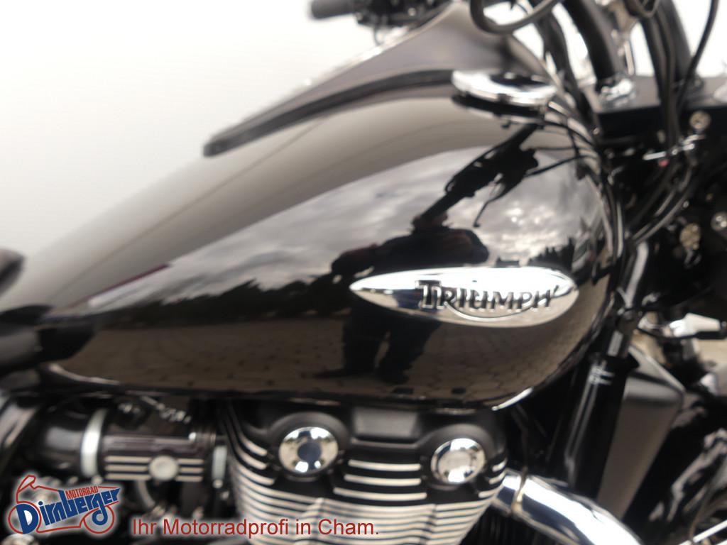 Triumph Thunderbird Storm 1700 Jet Black + Zubehör = TOP