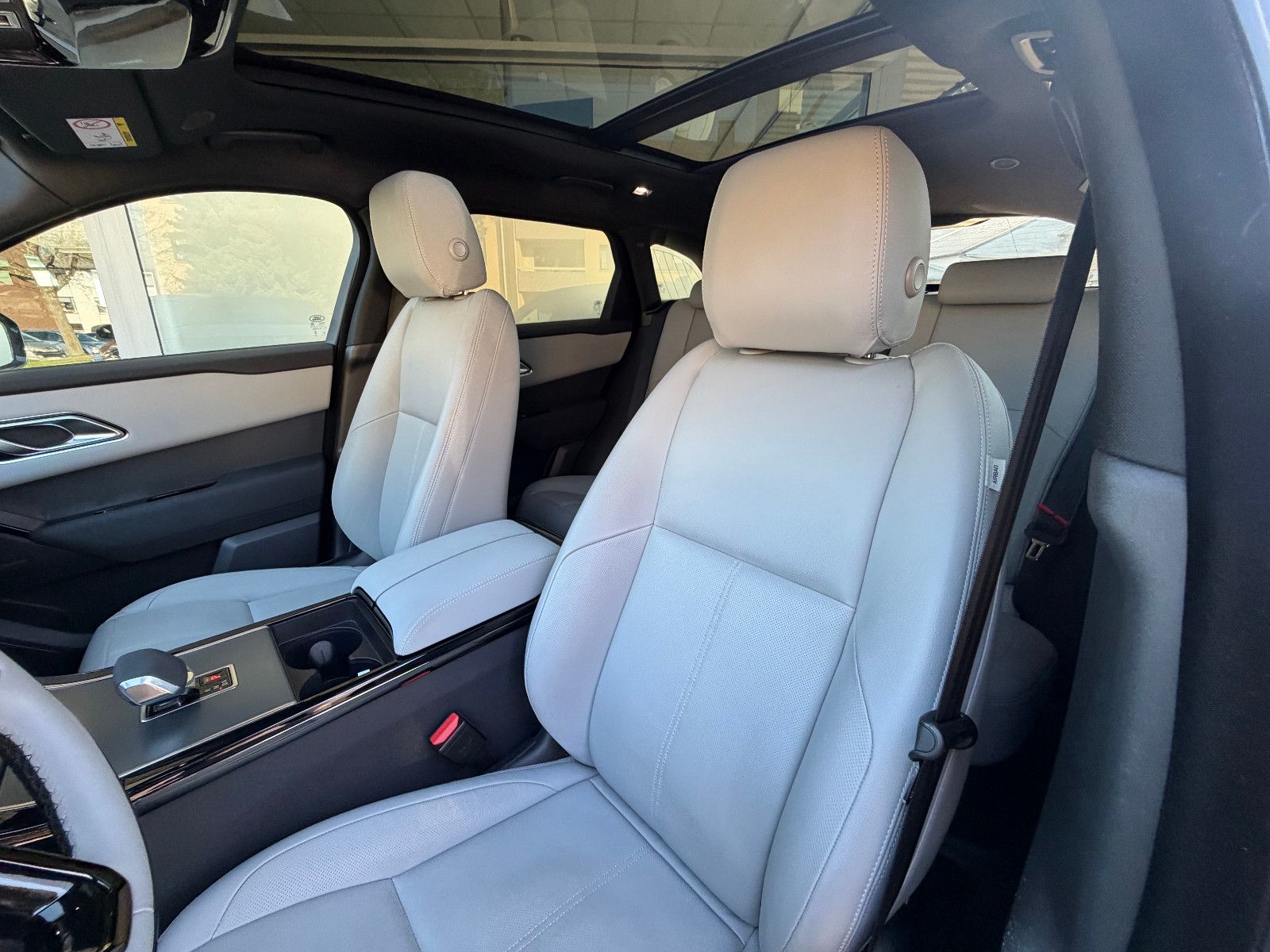 Fahrzeugabbildung Land Rover Range Rover Velar D300/R-DYNAMIC/MERIDIAN/PANO