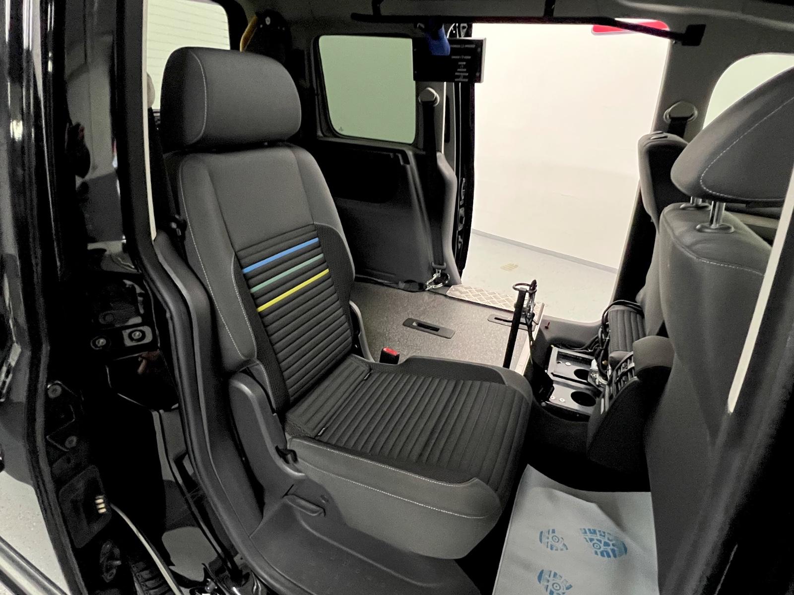 Volkswagen Caddy DSG Rollstuhllift Selbstfahrer 3329km