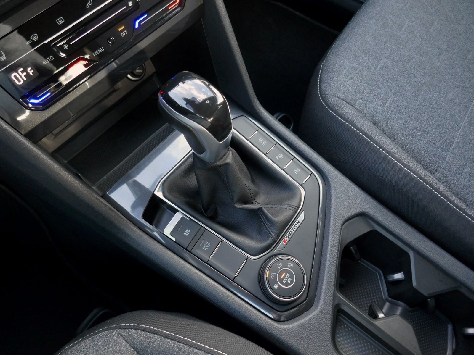 Fahrzeugabbildung Volkswagen Tiguan Allspace MOVE 4M 2.0 TDI DSG LED AHK RFK