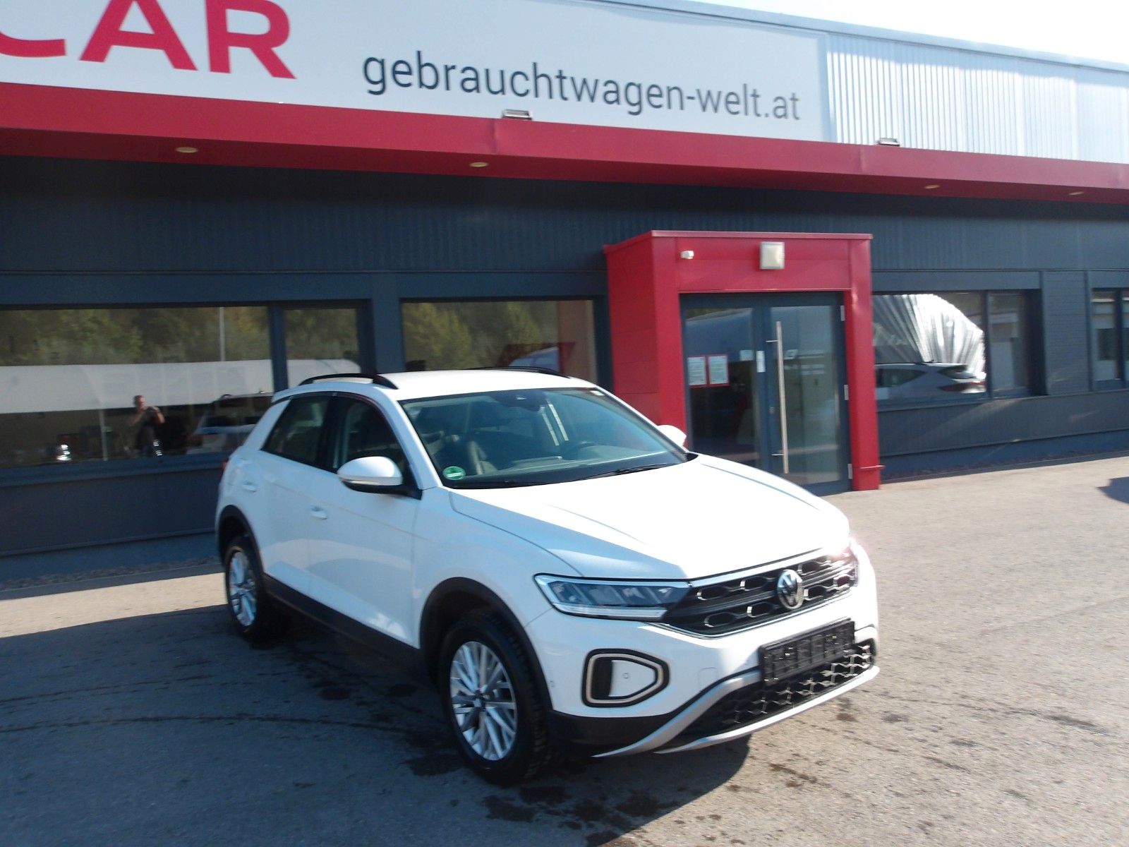 Volkswagen T-Roc Life TDI DSG EXP € 15990.-- imagem 2