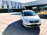 Volkswagen Touran 2.0 TDI Highline Sport - TÜV 27 8xReifen