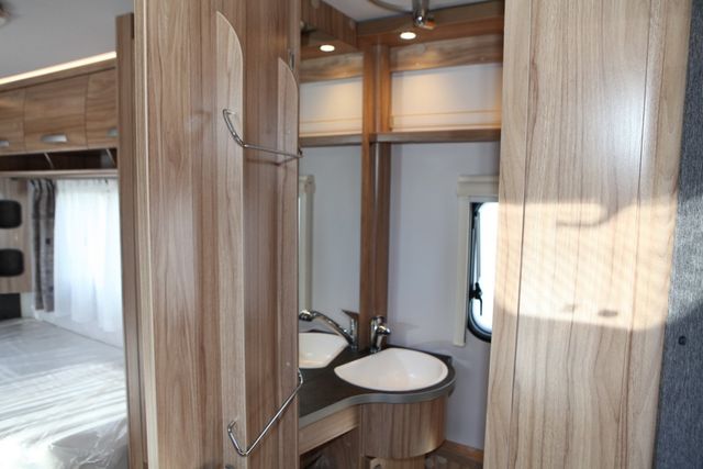 HYMER  ERIBA  HYMERCAR Nova Light 442  KLIMA AUTARK DUSCHE