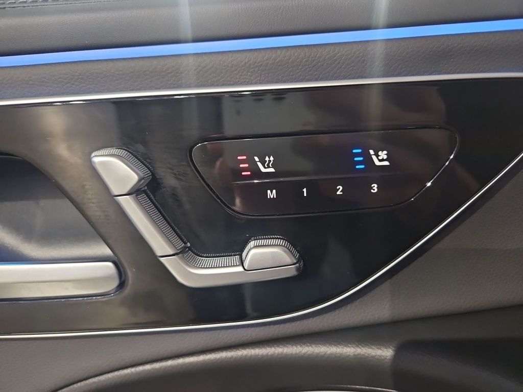 Fahrzeugabbildung Mercedes-Benz E 200 AMG Night Distronic+ Sitzklima LED KeyLess