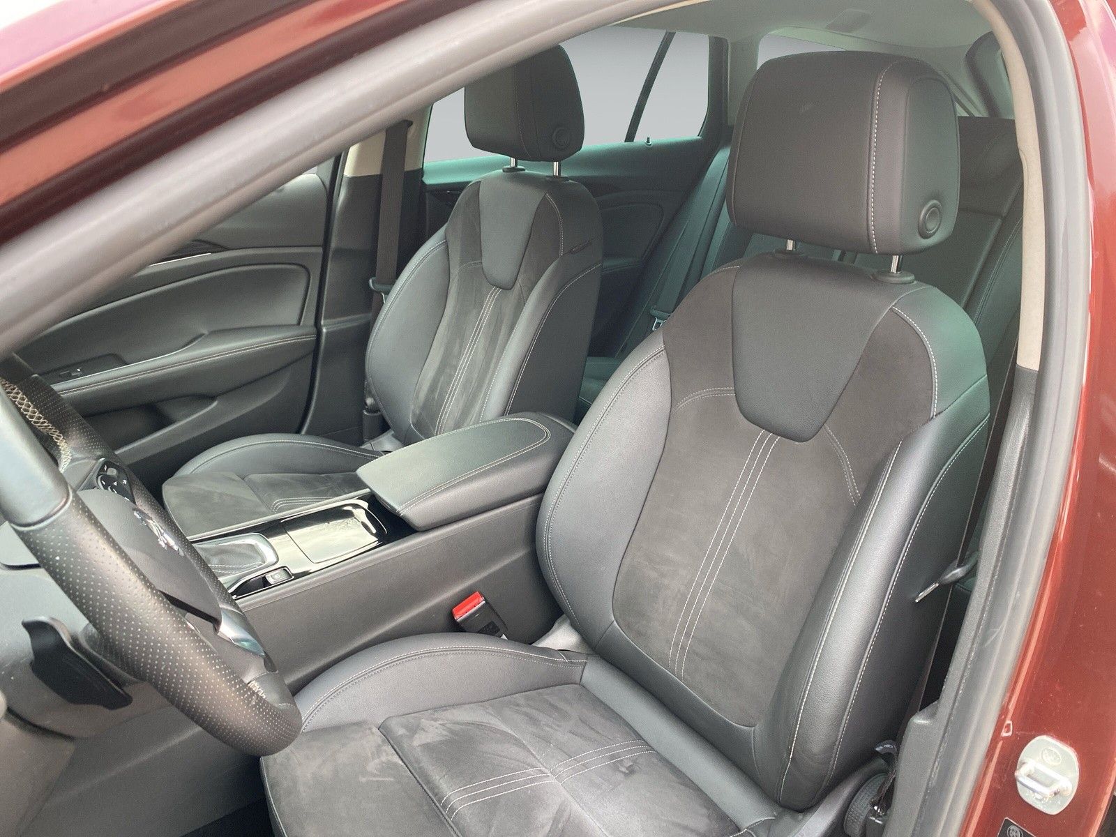 Fahrzeugabbildung Opel Insignia 2.0 BiTurbo Diesel Exklusive Aut 4x4 ST