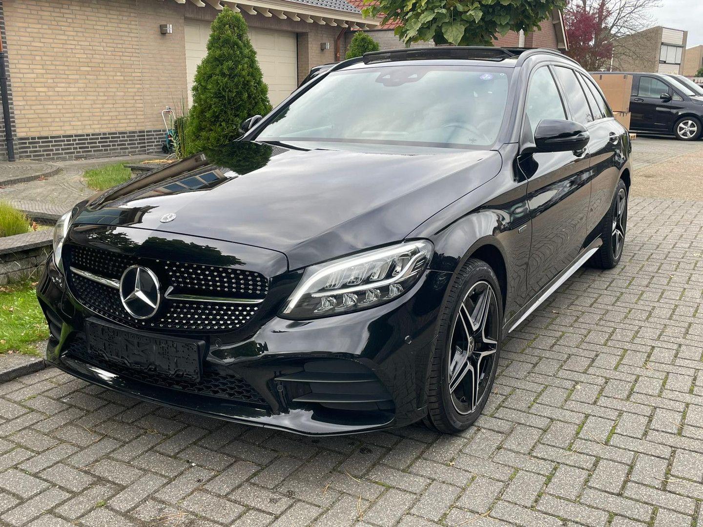 Mercedes-Benz C 300 Estate de AMG Line PANO LED NAVI kamera mo