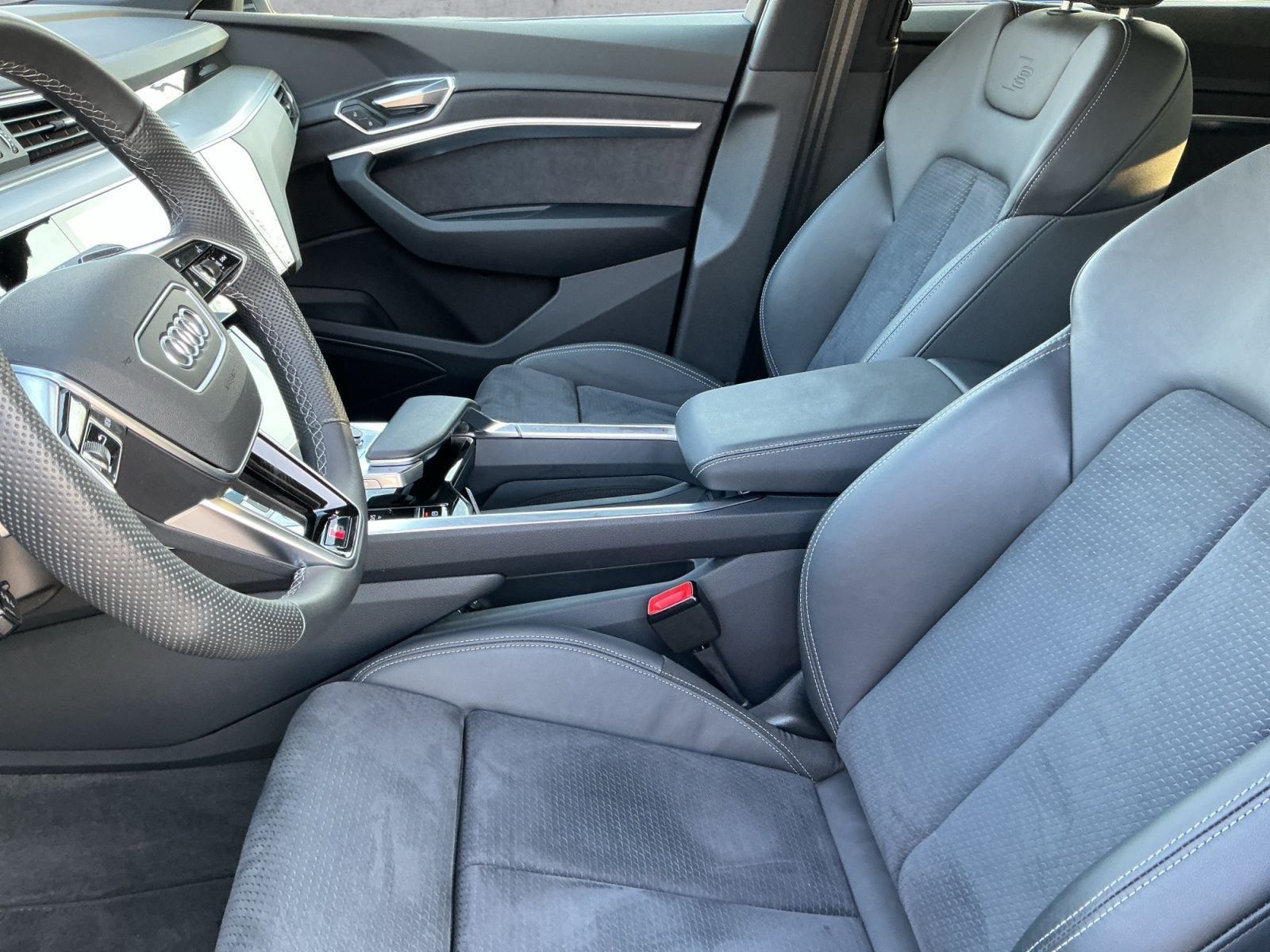 Audi Q8 e-tron - Bild 12