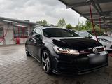 Volkswagen Golf 7 GTI Performance 2.0 TSI ... - Volkswagen Golf mit Benzin-Antrieb: Kleinwagen, 2.0