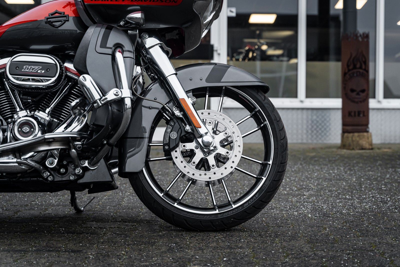 Fahrzeugabbildung Harley-Davidson FLTRXSE CVO ROAD GLIDE 117 CUI - JEKILL&HYDE -