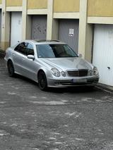 Mercedes-Benz Mercedes E240 Avantgarde W211 VB - Mercedes-Benz E 240 in Duisburg