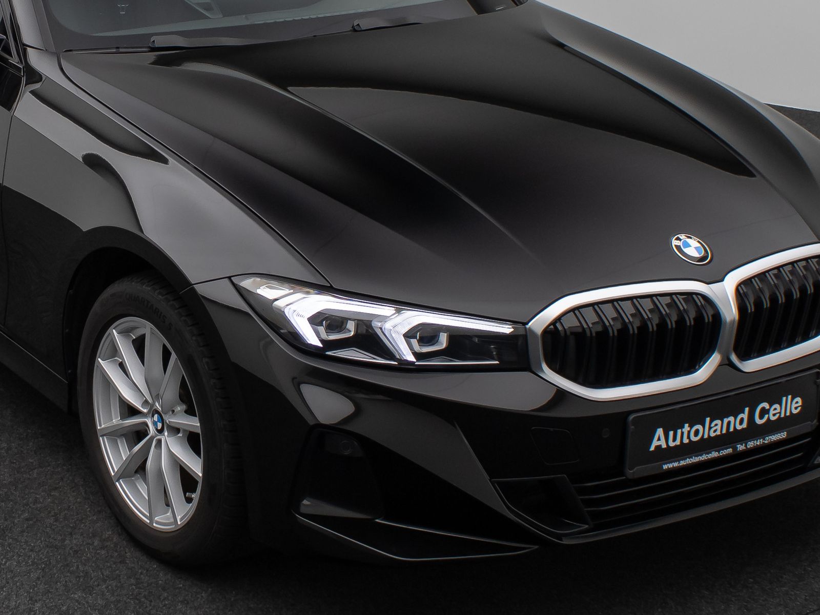 Fahrzeugabbildung BMW 318i DAB PDC Widscreen Geschwindigkeitsreg LED