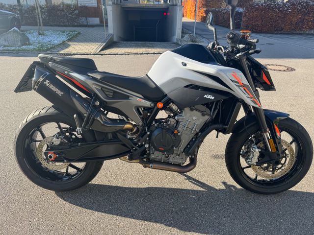 KTM 790 duke l mit Akrapovic