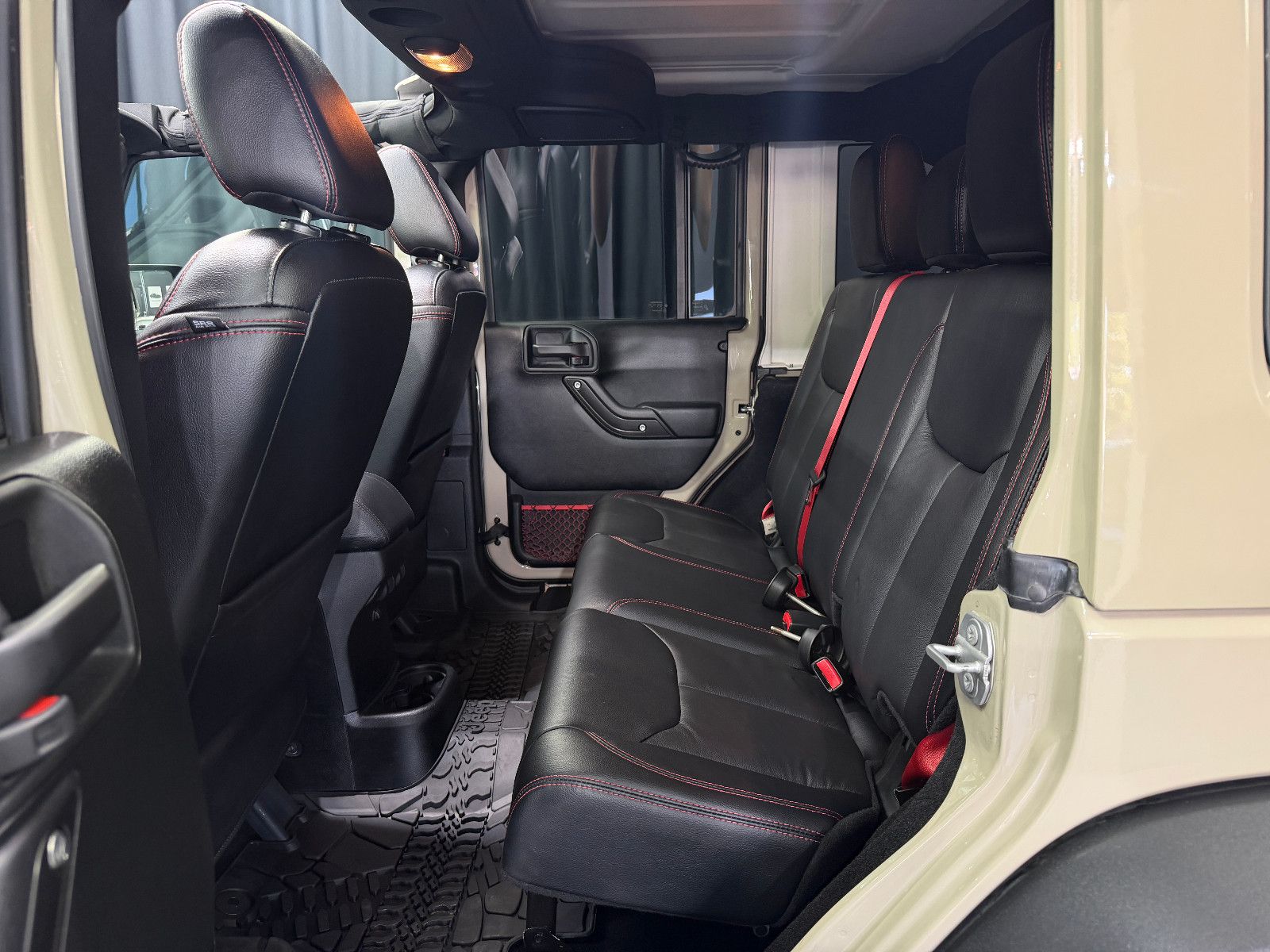 Fahrzeugabbildung Jeep Wrangler Unlimited Rubicon Recon Offroad|Alpine