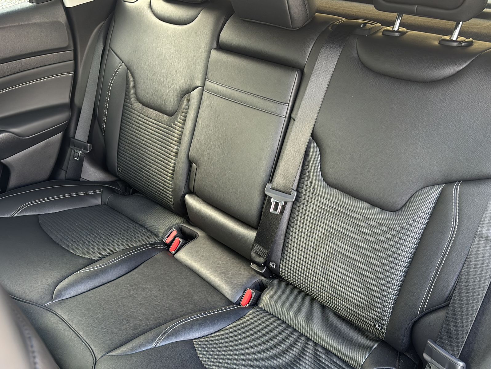 Fahrzeugabbildung Jeep Compass 80th Anniversary FWD
