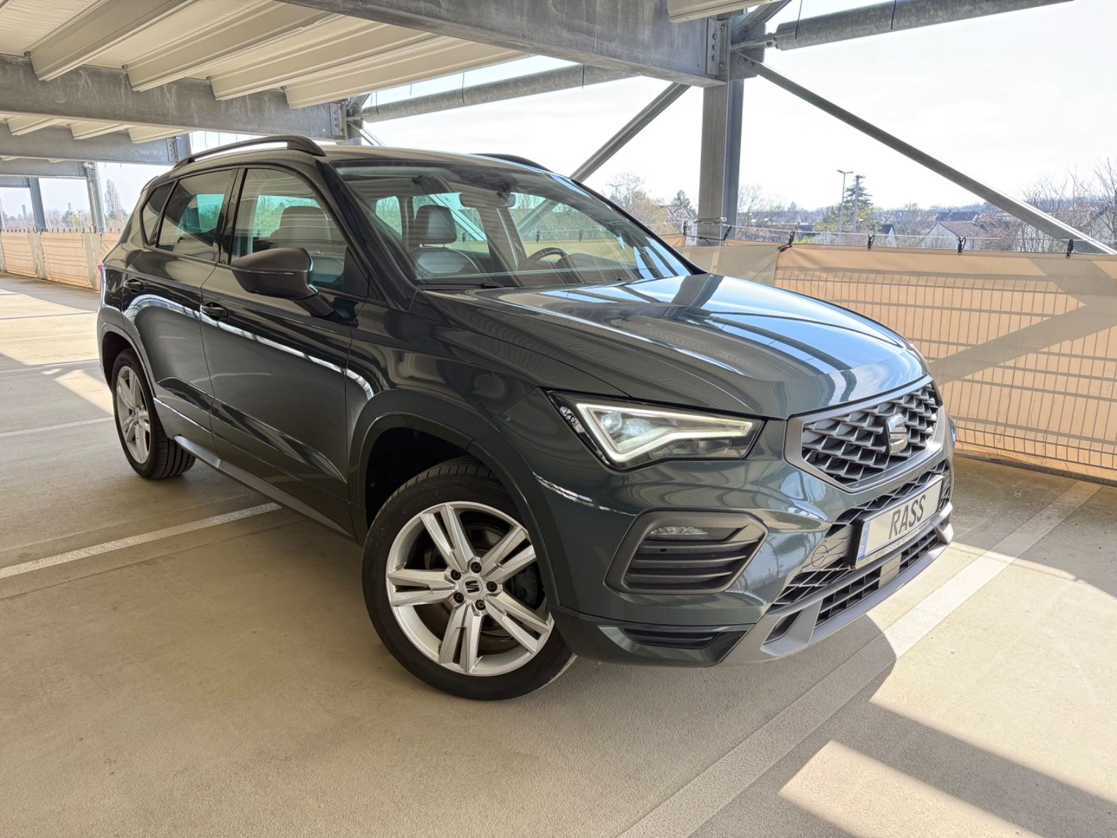 SEAT Ateca FR AUTOMATIK GARANTIE*NAV*AHK*KAMERA*APP