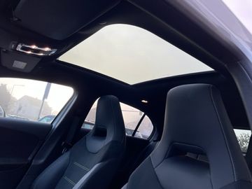 Fahrzeugabbildung Mercedes-Benz A 45S AMG, Multibeam, Glasdach, Alcantara uvm.