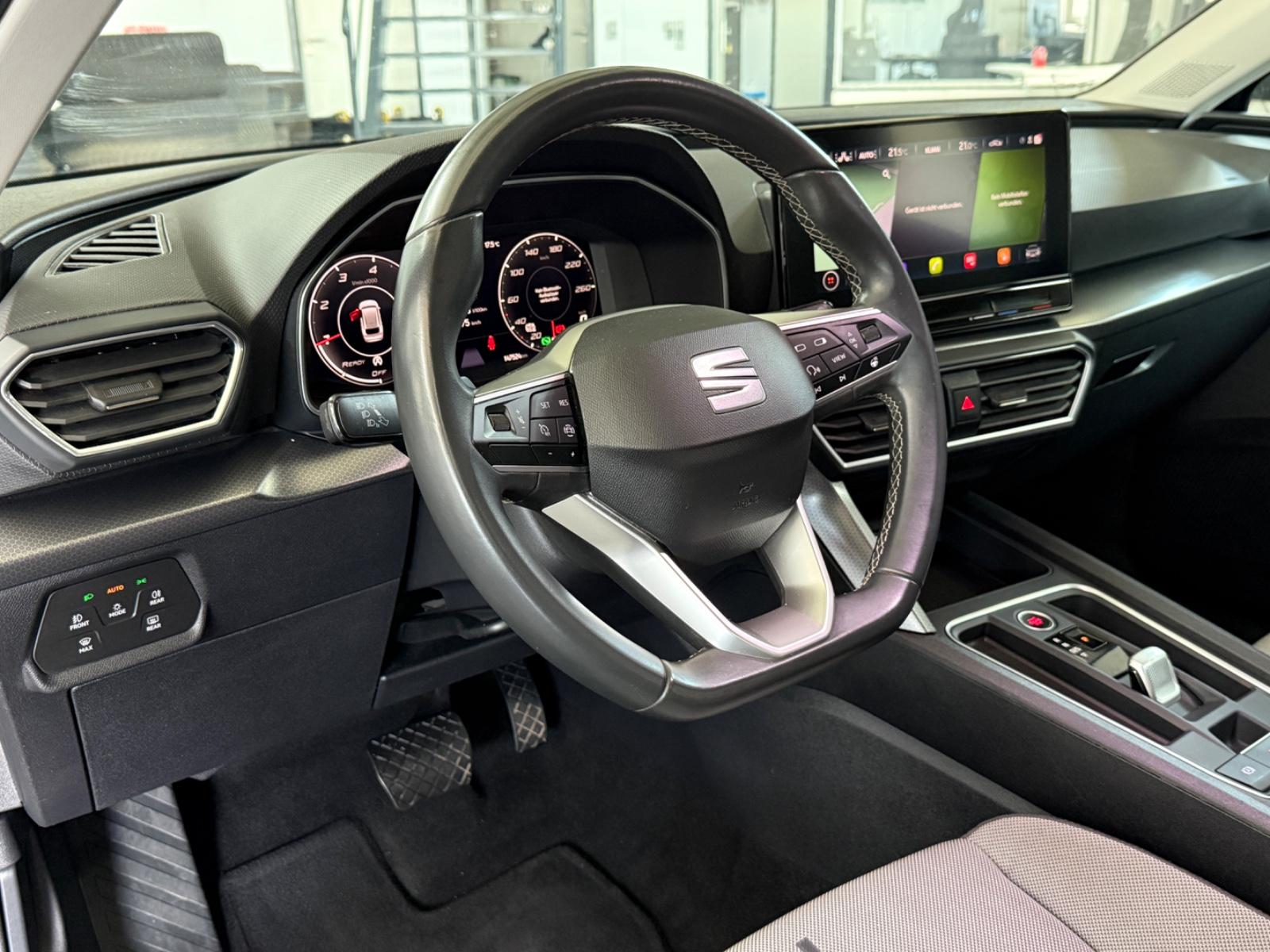 Seat Leon Sportstourer Style 2.0 TDI DSG*NAVI*LED*TEM