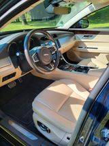 Jaguar XF 25t 250PS AHK, Prestige, Automatik - Jaguar XF aus 2020