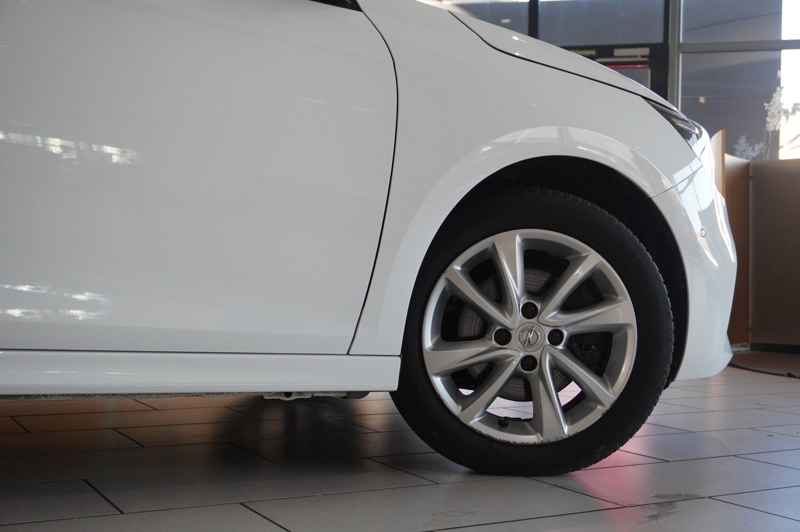 Fahrzeugabbildung Opel Corsa F 1.2 ELEGANCE NAVI/LED/SPORT/SH//VIRT/DAB