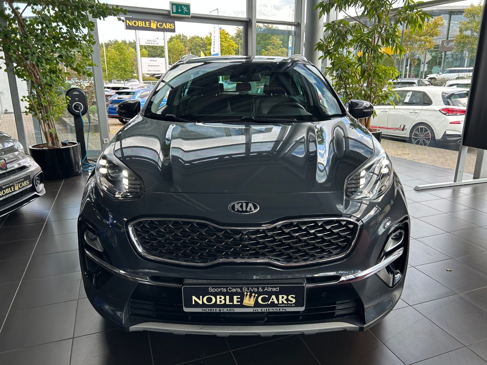 Fahrzeugabbildung Kia Sportage Platinum Edition 4WD PANO LEDER 19"