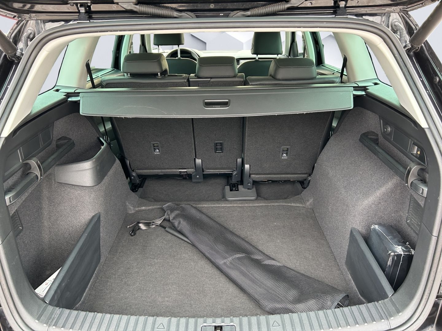 Kodiaq Scout 4x4 2.0TDI AHZV PanoDach ACC 360°Ka