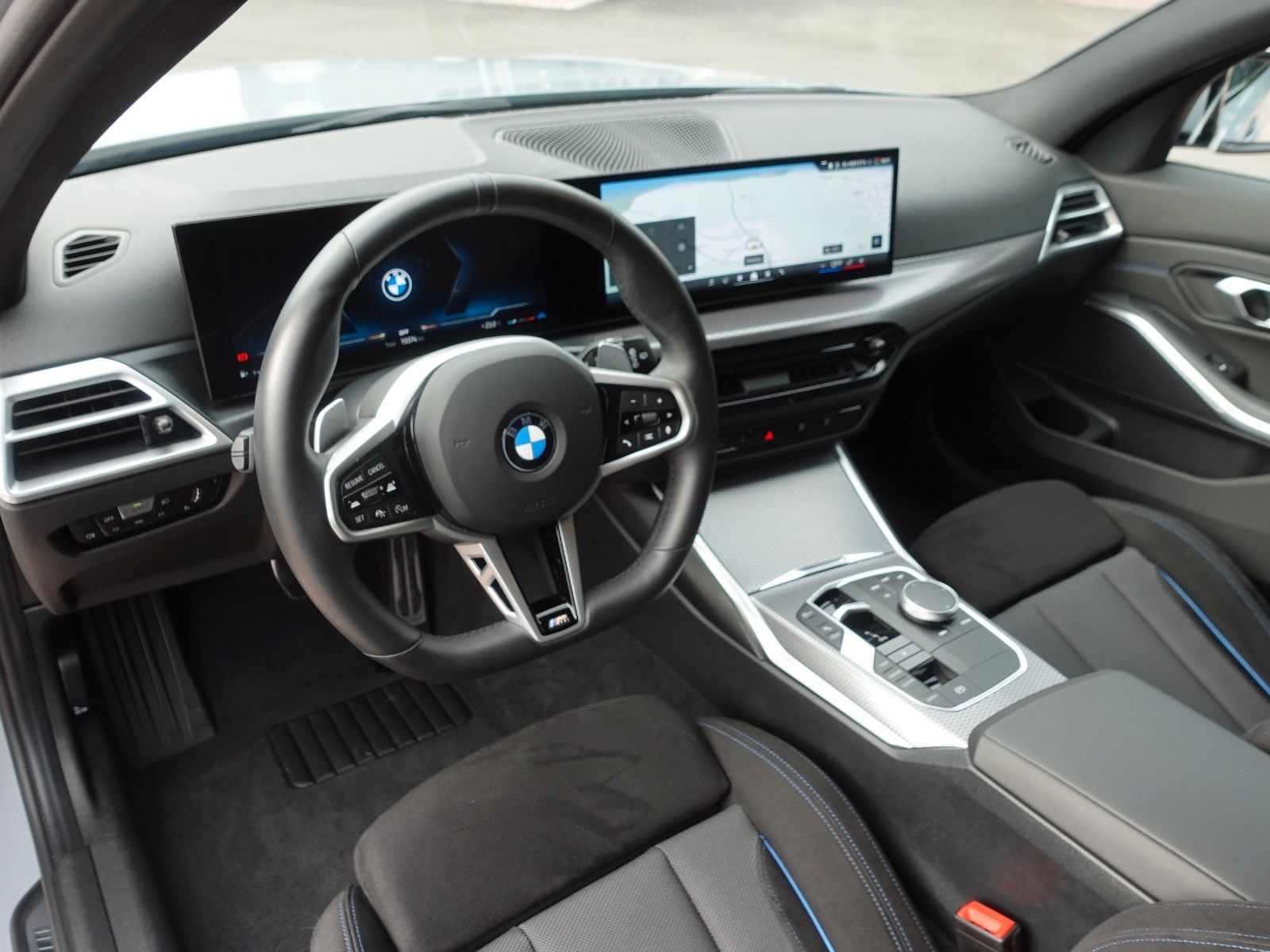 Fahrzeugabbildung BMW 318i Touring A M Sportpaket LMR19"/LED/Navi/Keyl