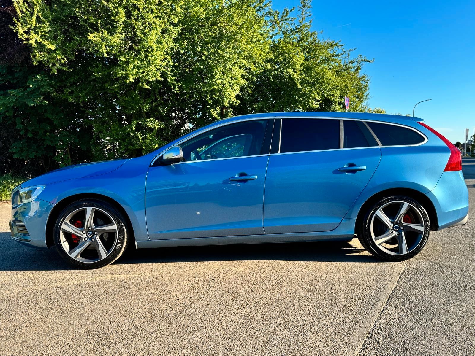 Volvo V60 Kombi R-Design*Navi*Kamera*LED* foto 22