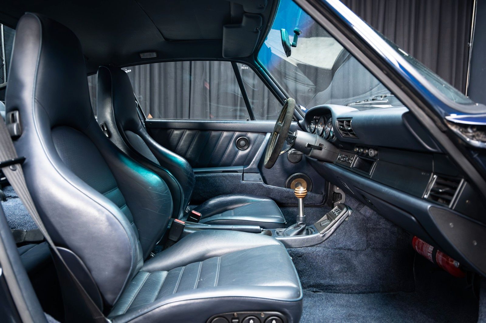 Fahrzeugabbildung Porsche 964 Carrera 2 Coupé + Schalter + H-Kennz.