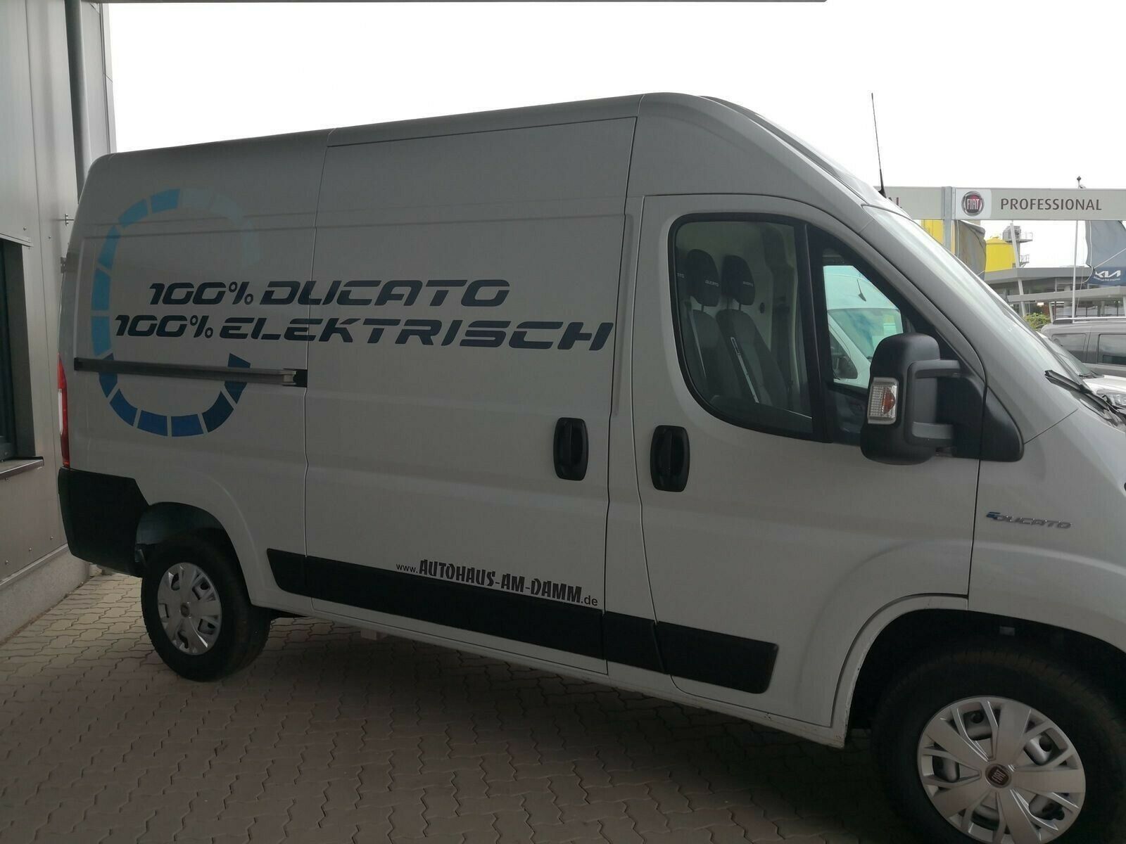 Fahrzeugabbildung Fiat E-Ducato MONATL. AB 275,69€* KASTENWAGEN L2H2 47