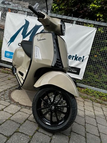 Vespa GTS 300 HPE Nero/Avvolgente Mod.Keyless