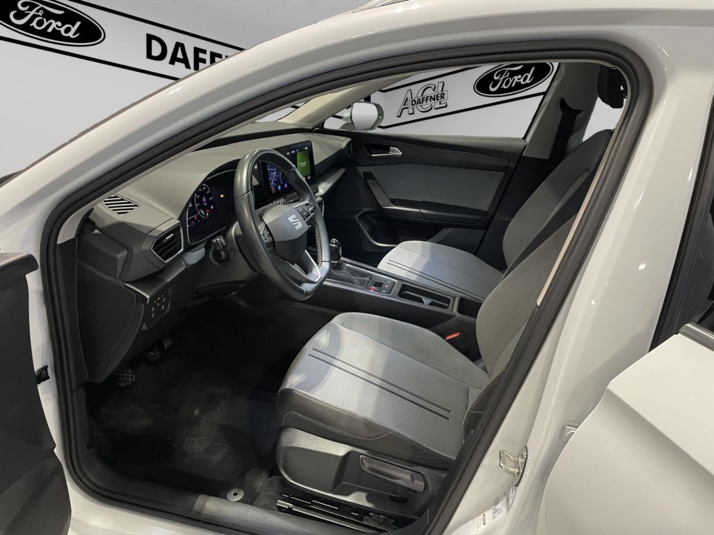 Fahrzeugabbildung SEAT Leon Sportstourer Style 1.5 TSI EU6d
