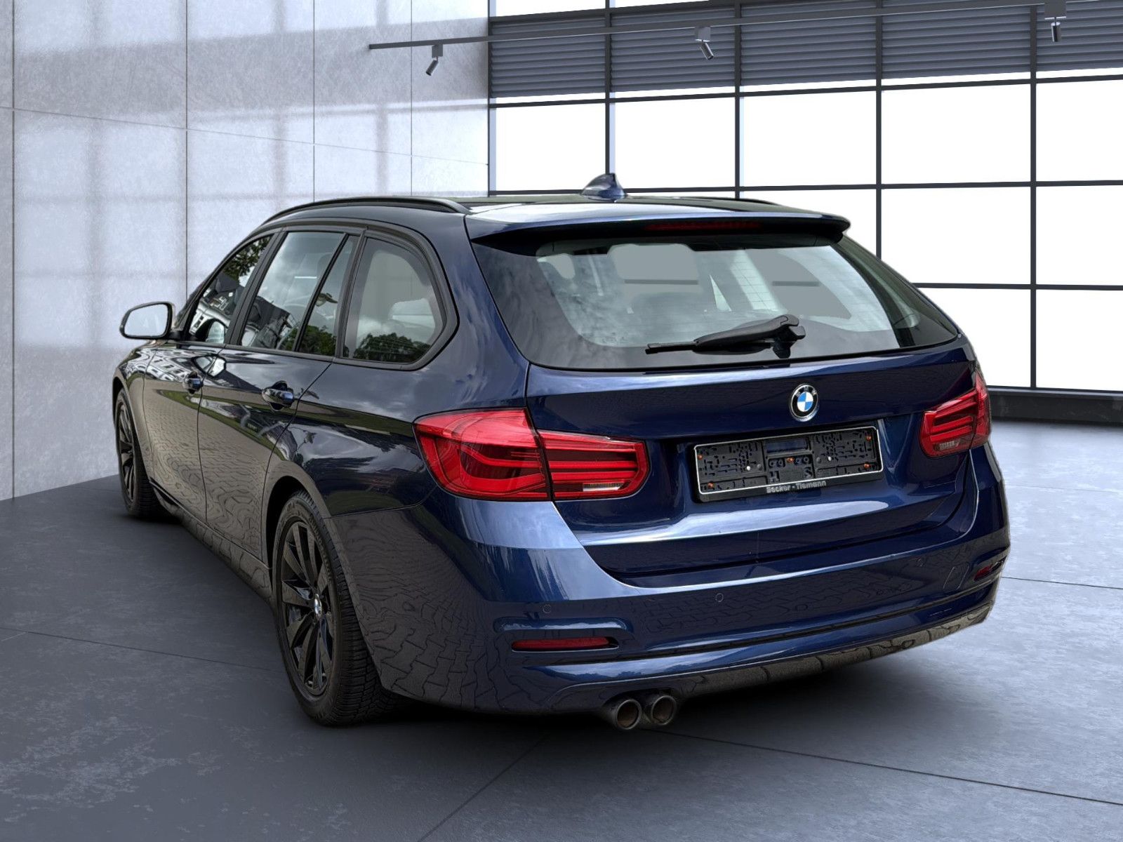 Fahrzeugabbildung BMW 320 i Touring / AHK / unfallfrei