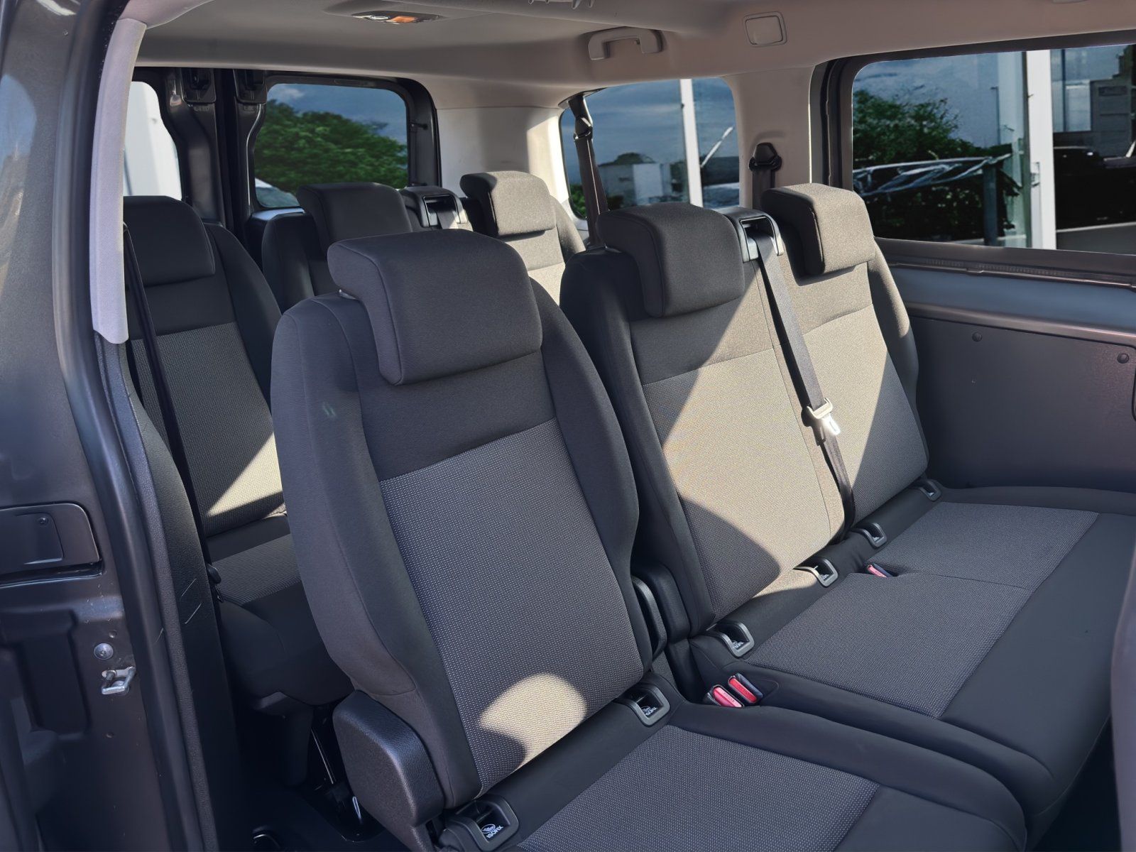 Fahrzeugabbildung Peugeot Expert L2