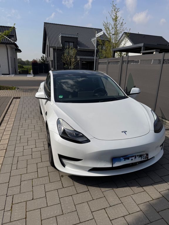 Image of Tesla Model 3