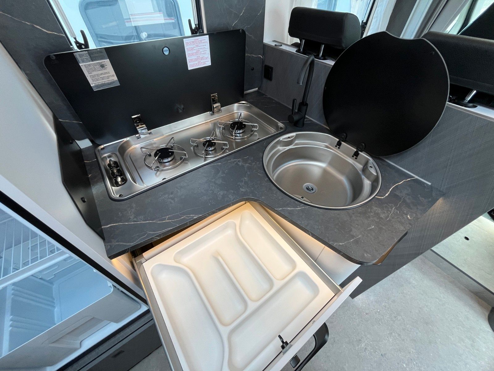 Fahrzeugabbildung Etrusco T 6900 SB *Hubbett*Complete Selection*Iconic* 26