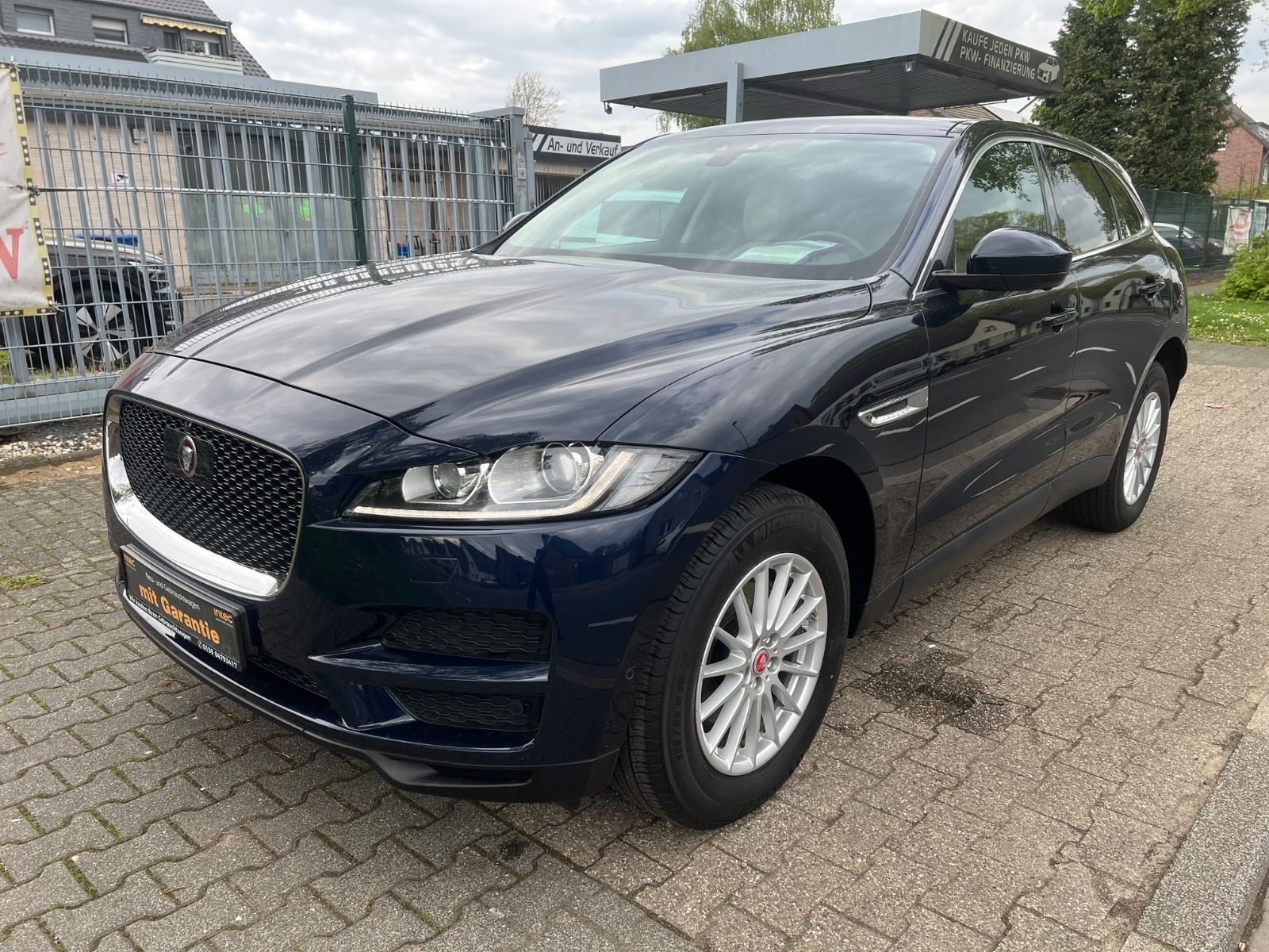 Jaguar F-PACE Prestige/1.HD/AHK/V.LEDER/KAMERA/PDC/NAVI imagem 2