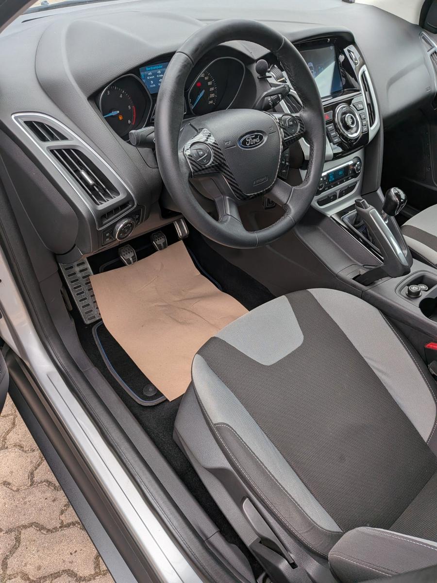 Ford Focus 2012 — photo 5