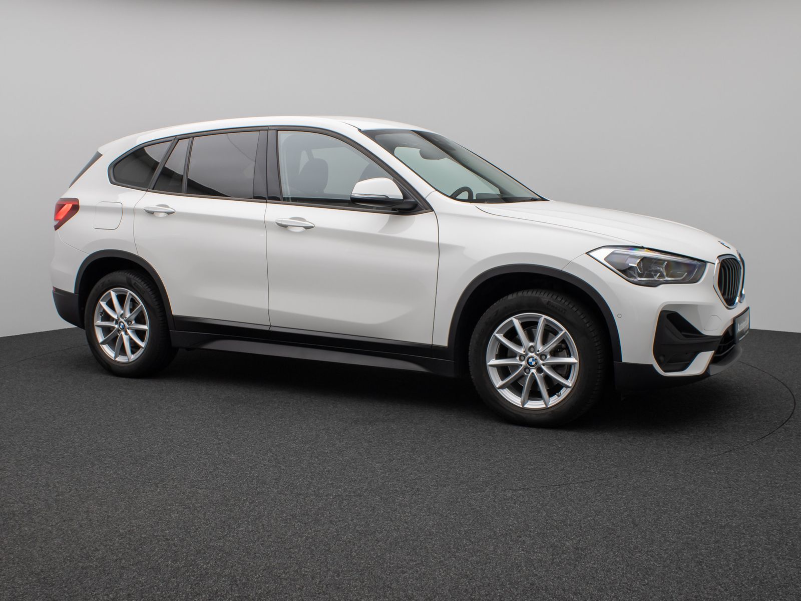 Fahrzeugabbildung BMW X1 sD18i DAB Navi Parkassist Geschwindigkeitsreg
