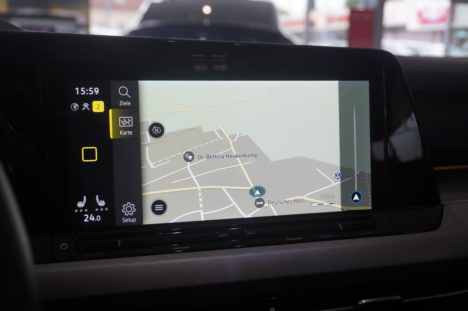Fahrzeugabbildung Volkswagen Golf VIII Lim. 1.0 E-TSI DSG LIFE NAVI/LED/DAB+
