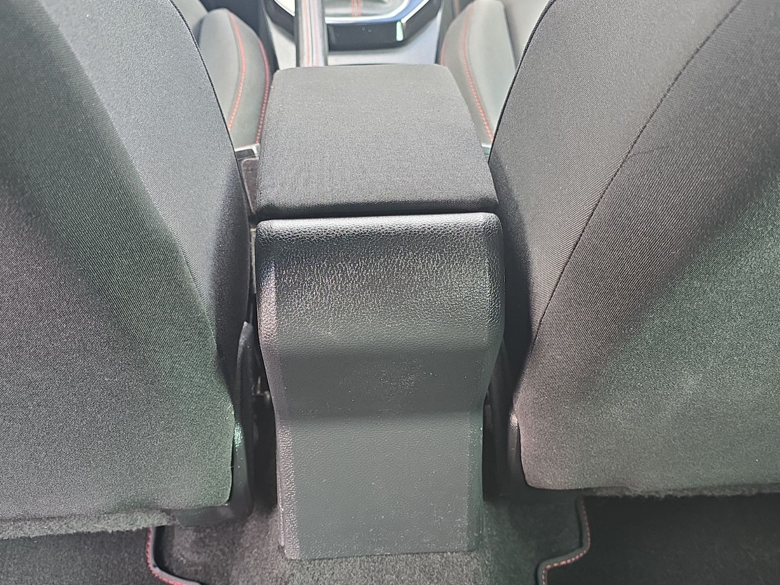 Fahrzeugabbildung SEAT Arona FR BUSINESS PAKET LED KAMERA NAVI AHK ACC