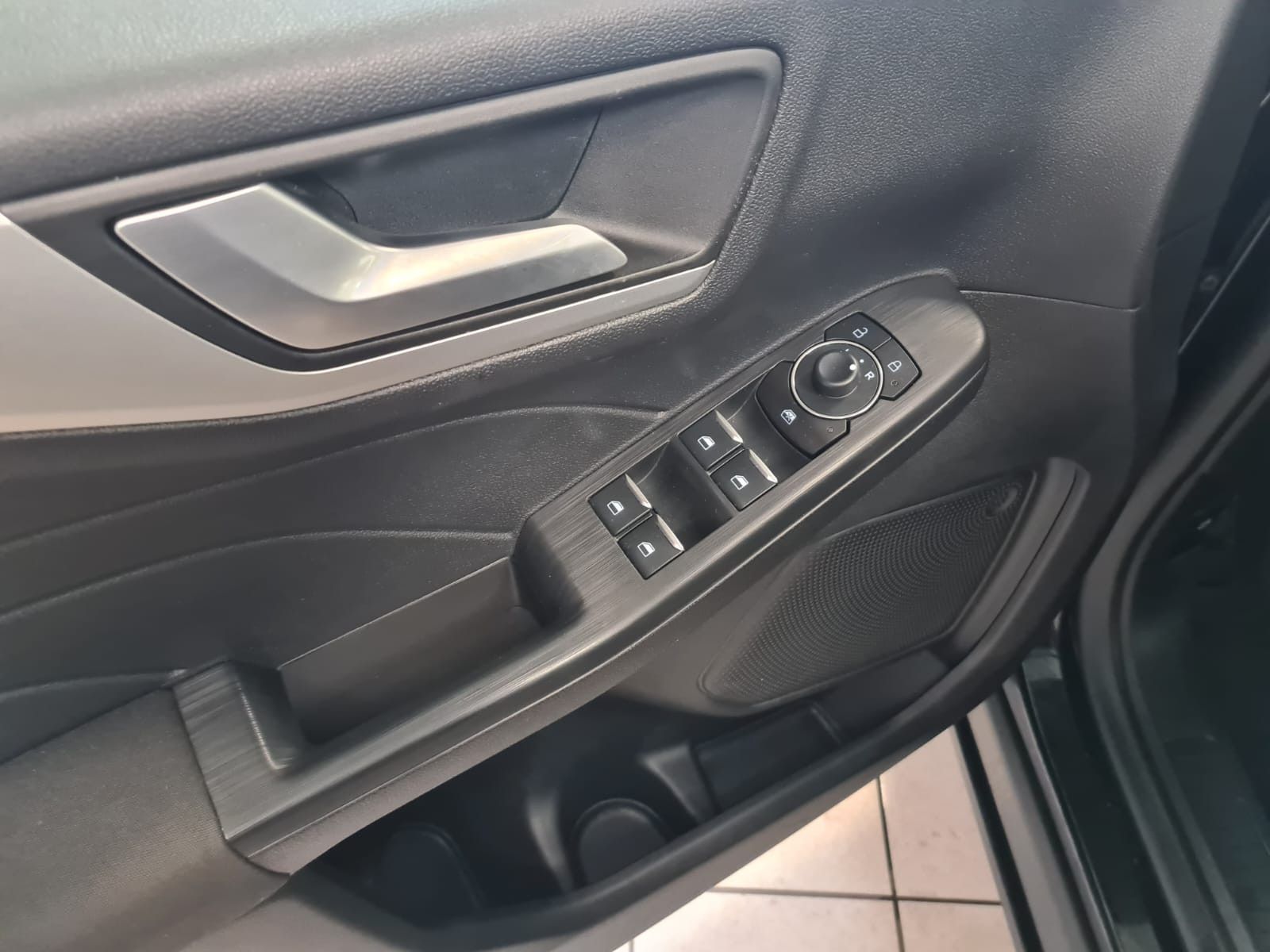 Fahrzeugabbildung Ford Kuga Cool & Connect / LED / 1. HAND